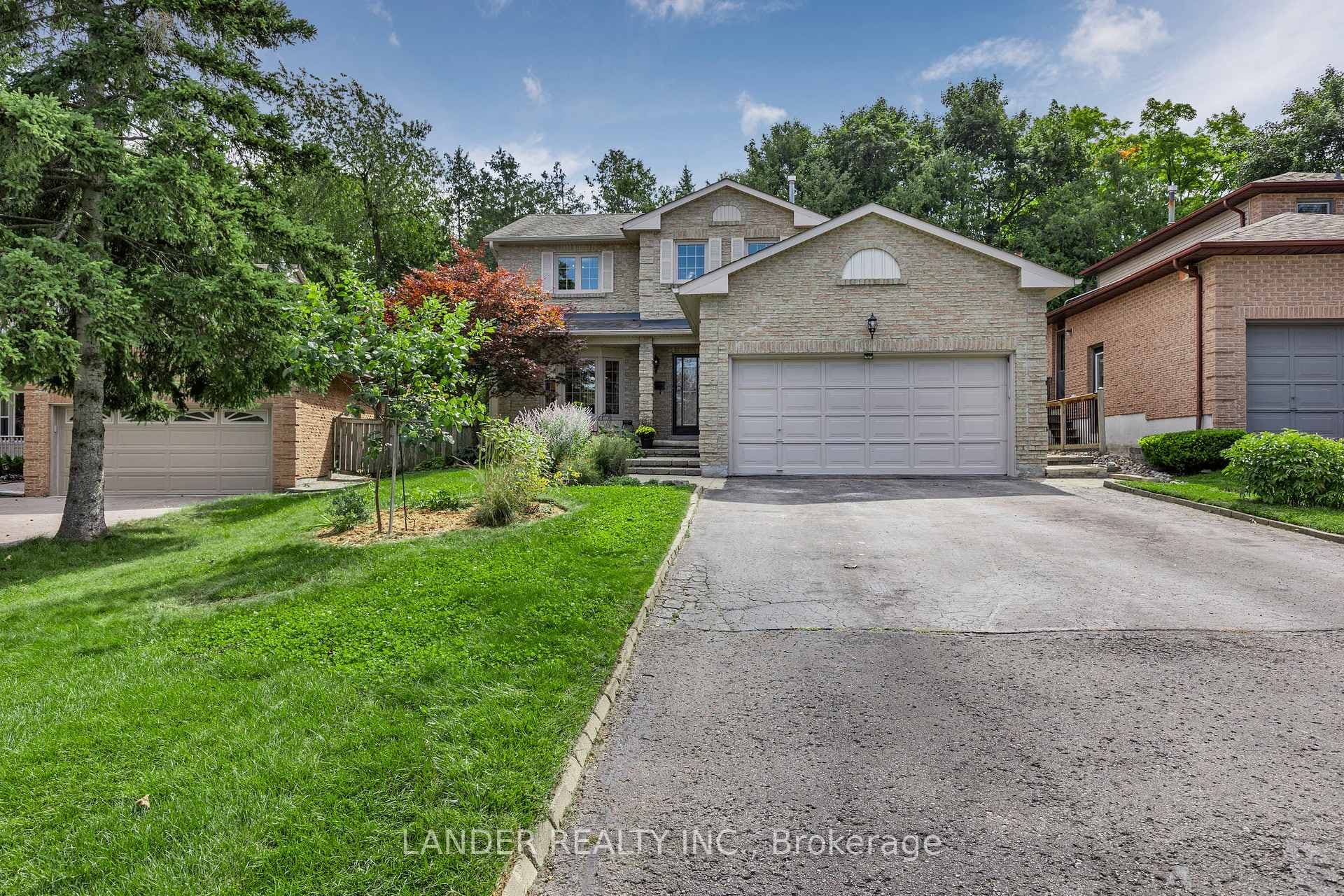 Welcome to 371 Harewood Blvd!