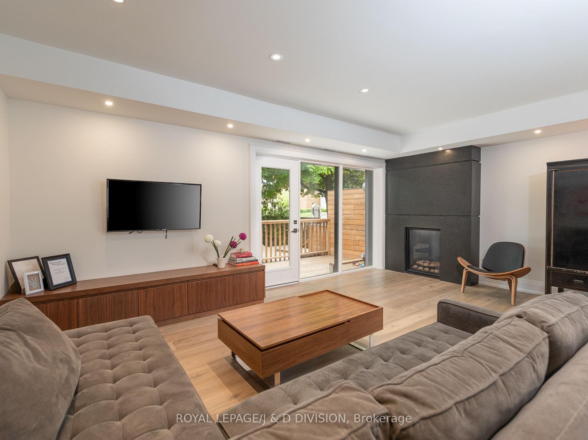 128 Highbourne Road photo 16