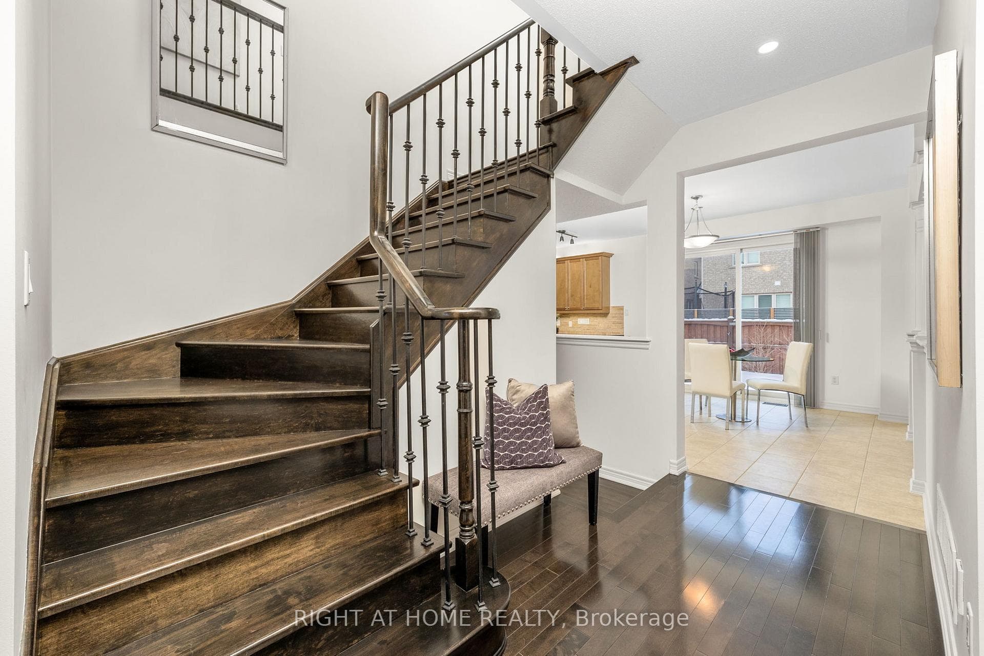 51 Stookes Crescent photo 9