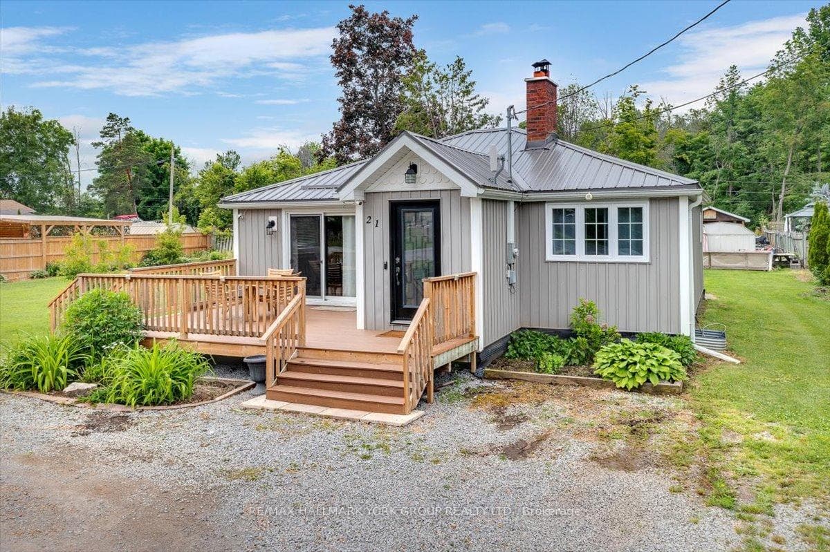 21 Lakeshore Road photo 4