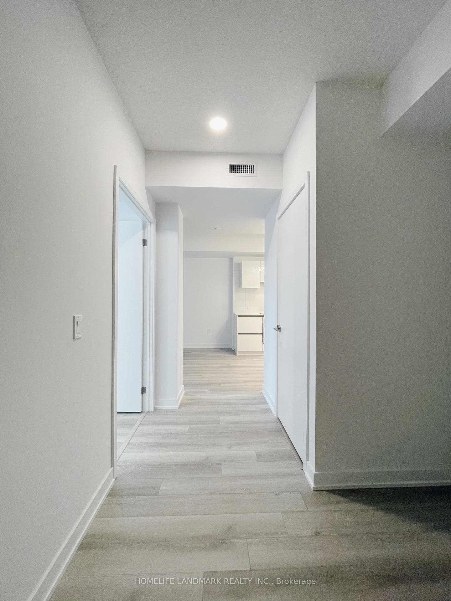 238 Simcoe Street Unit 2207 photo 3