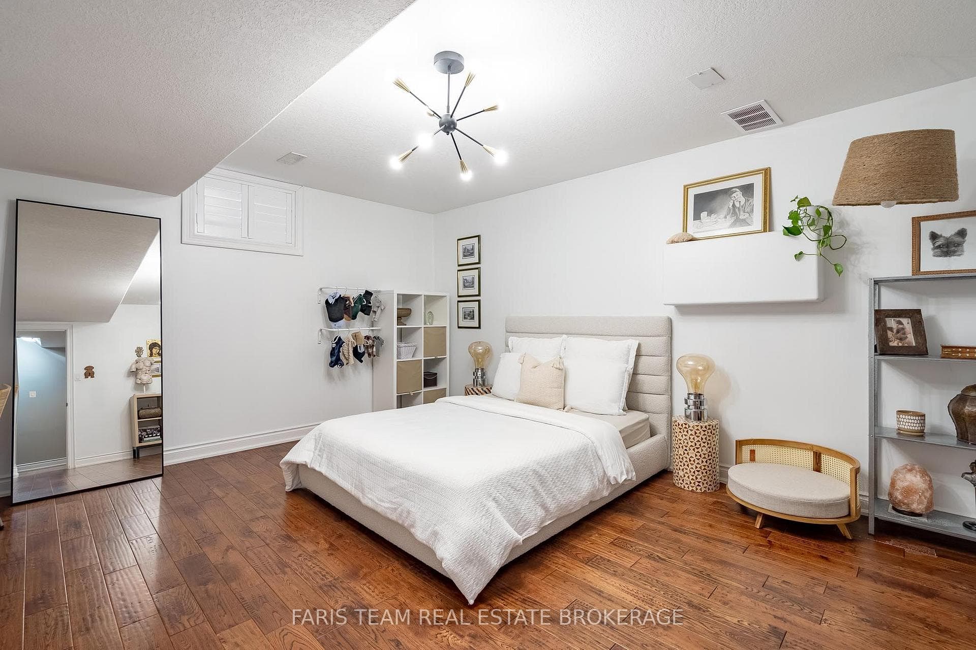 2 Harry Parker Place photo 35