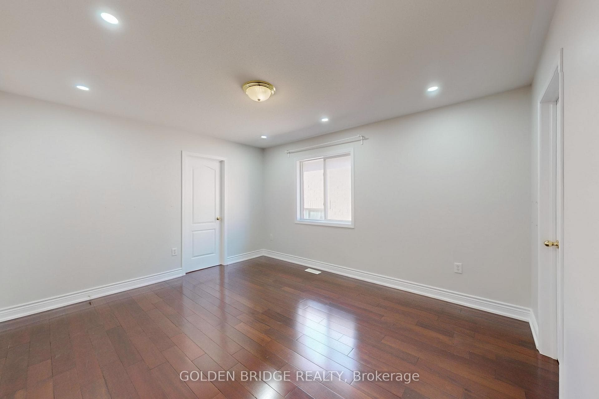 158 Worthington Avenue photo 29