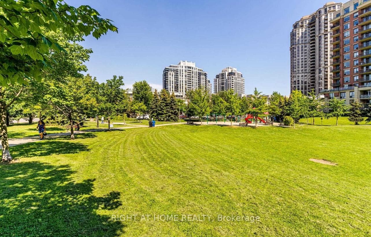 28 Harrison Garden Boulevard Unit 609 photo 20