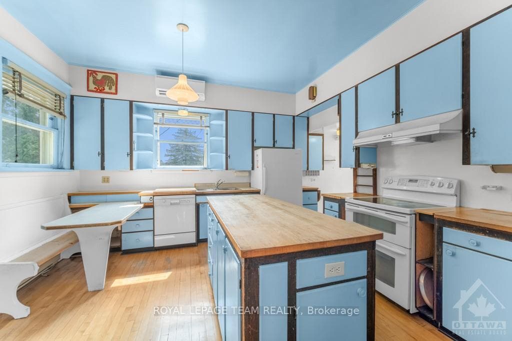 692 ECHO Drive photo 8