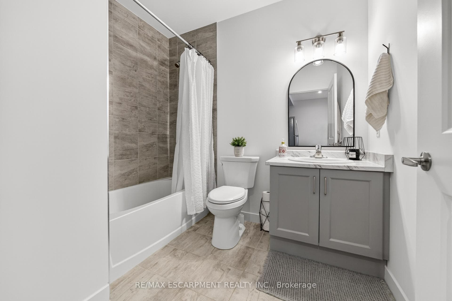 460 Dundas Street Unit 1213 photo 25