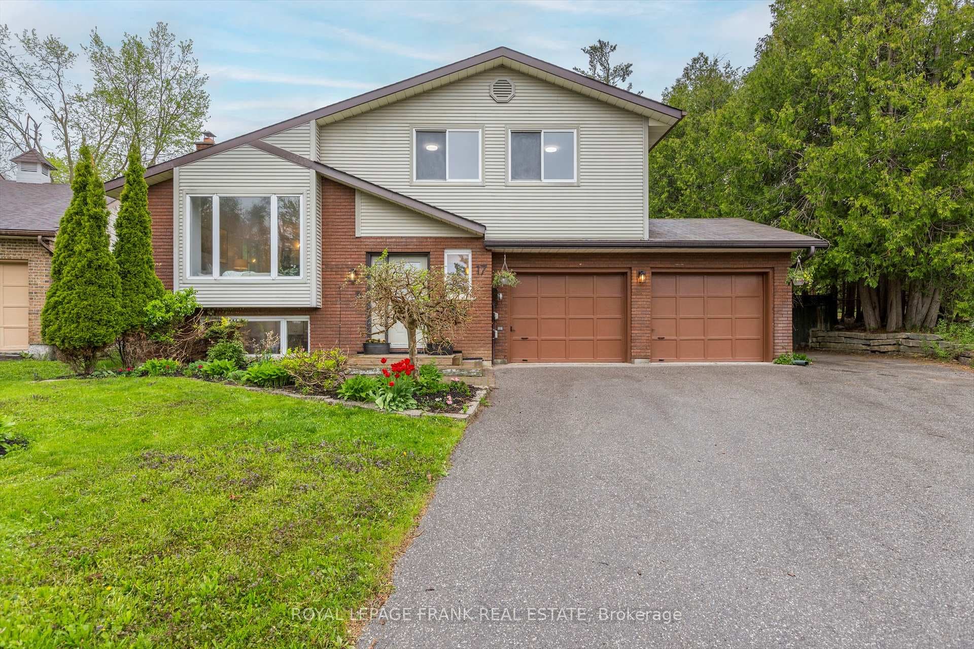 17 Claudette Court photo 1