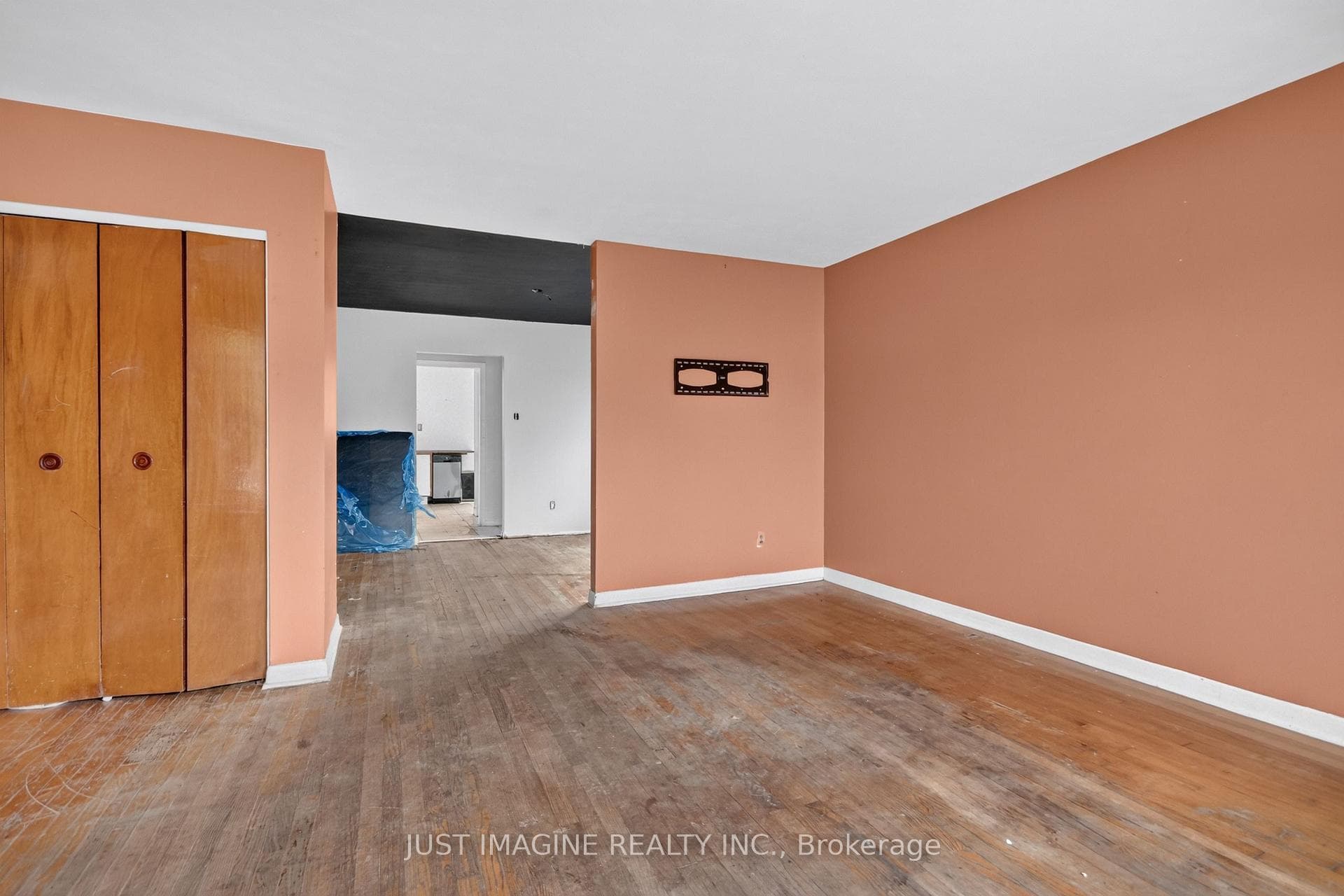 2654 Conn Street photo 6