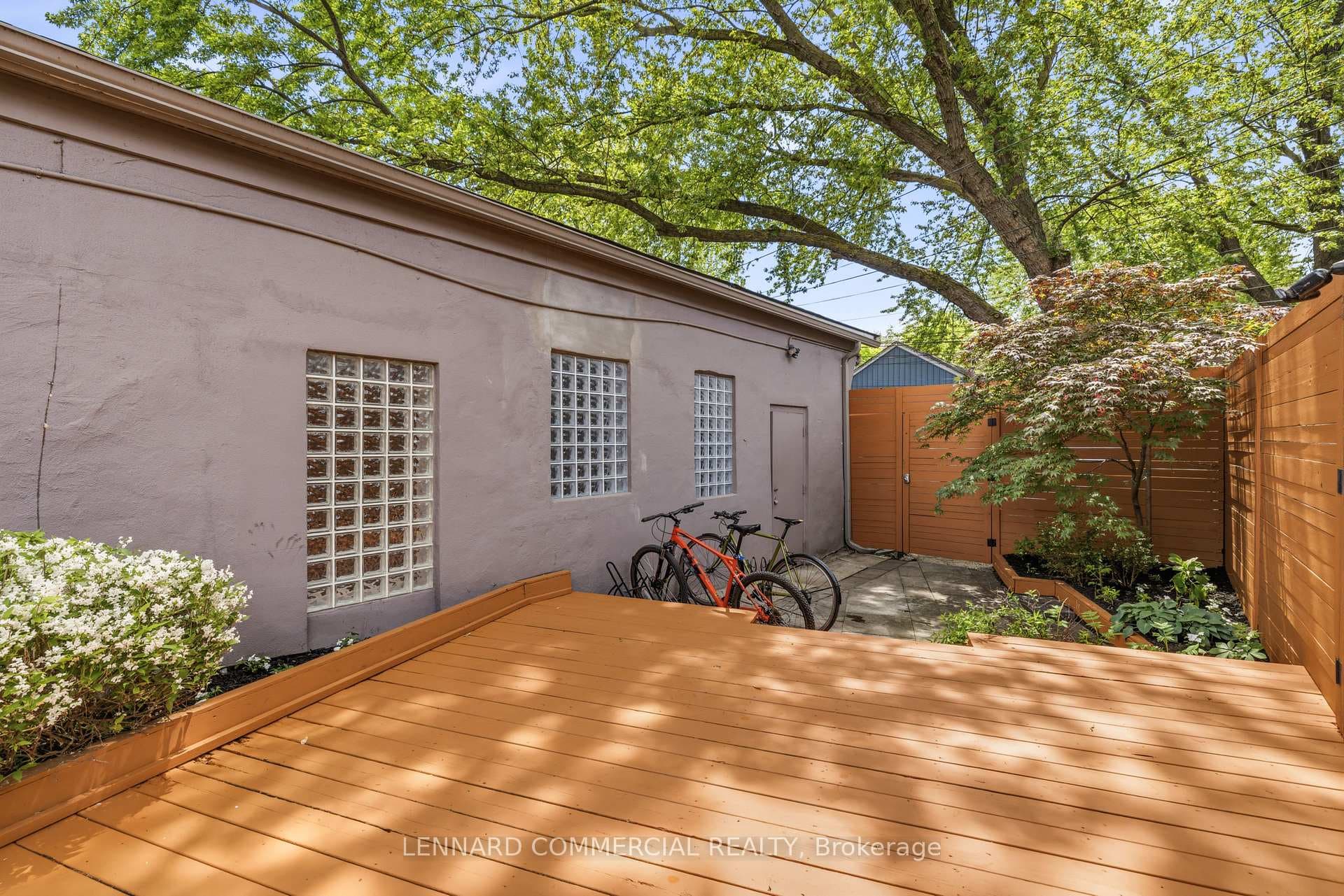 121 Logan Avenue photo 35