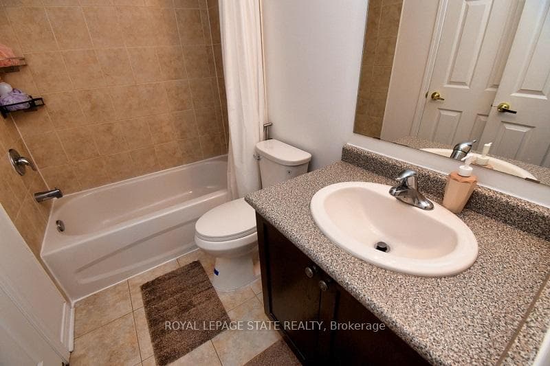 194 Kingston Road photo 28