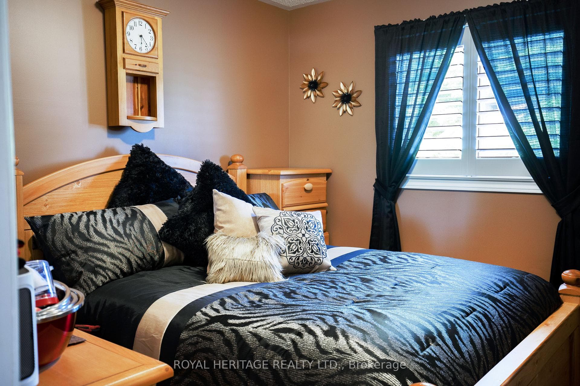 9 Pleasantview Crescent photo 14