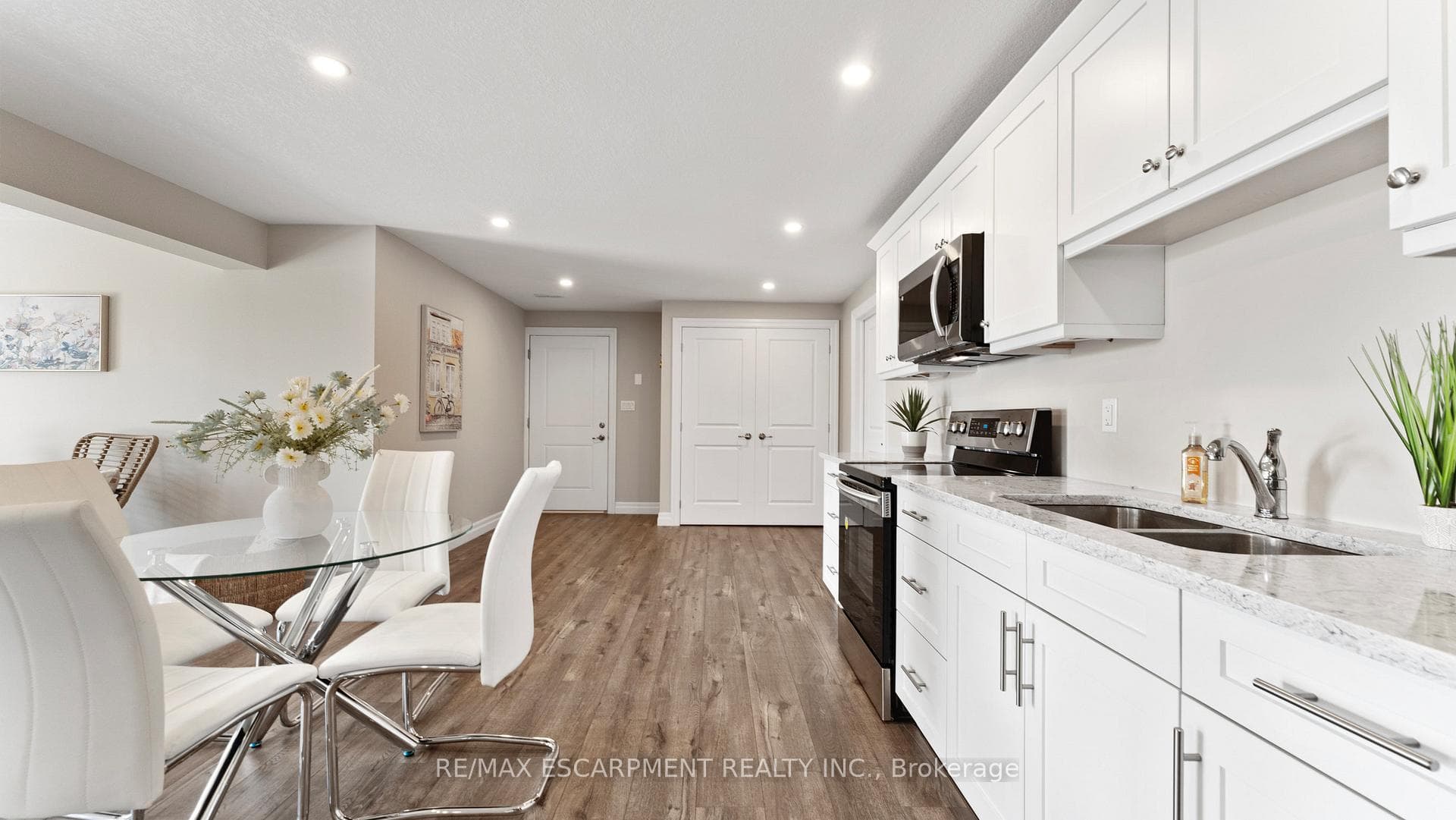 670 Bishopsgate Road Unit 3 photo 27