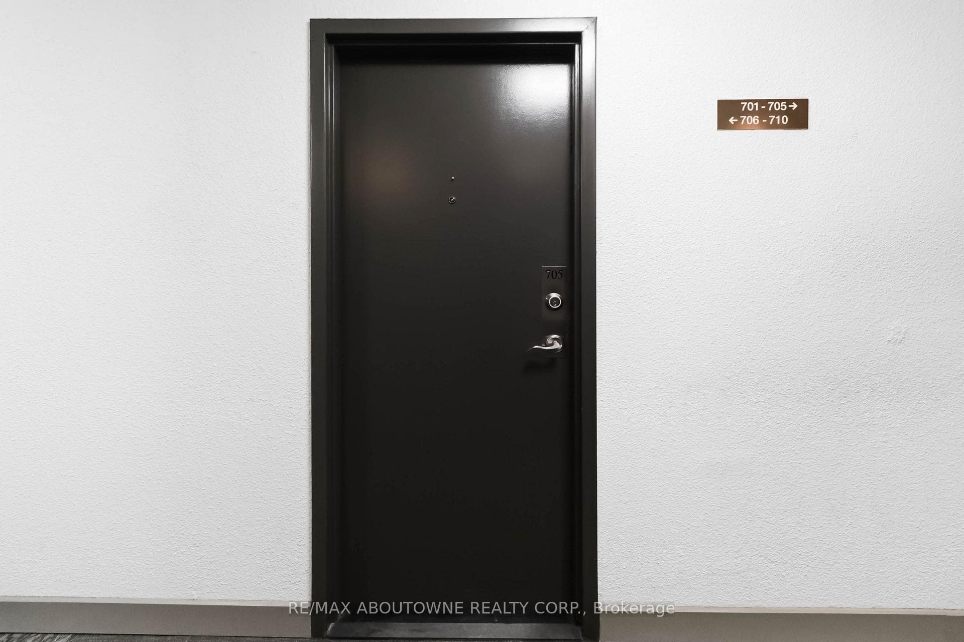 60 Park Avenue Unit 705 photo 3