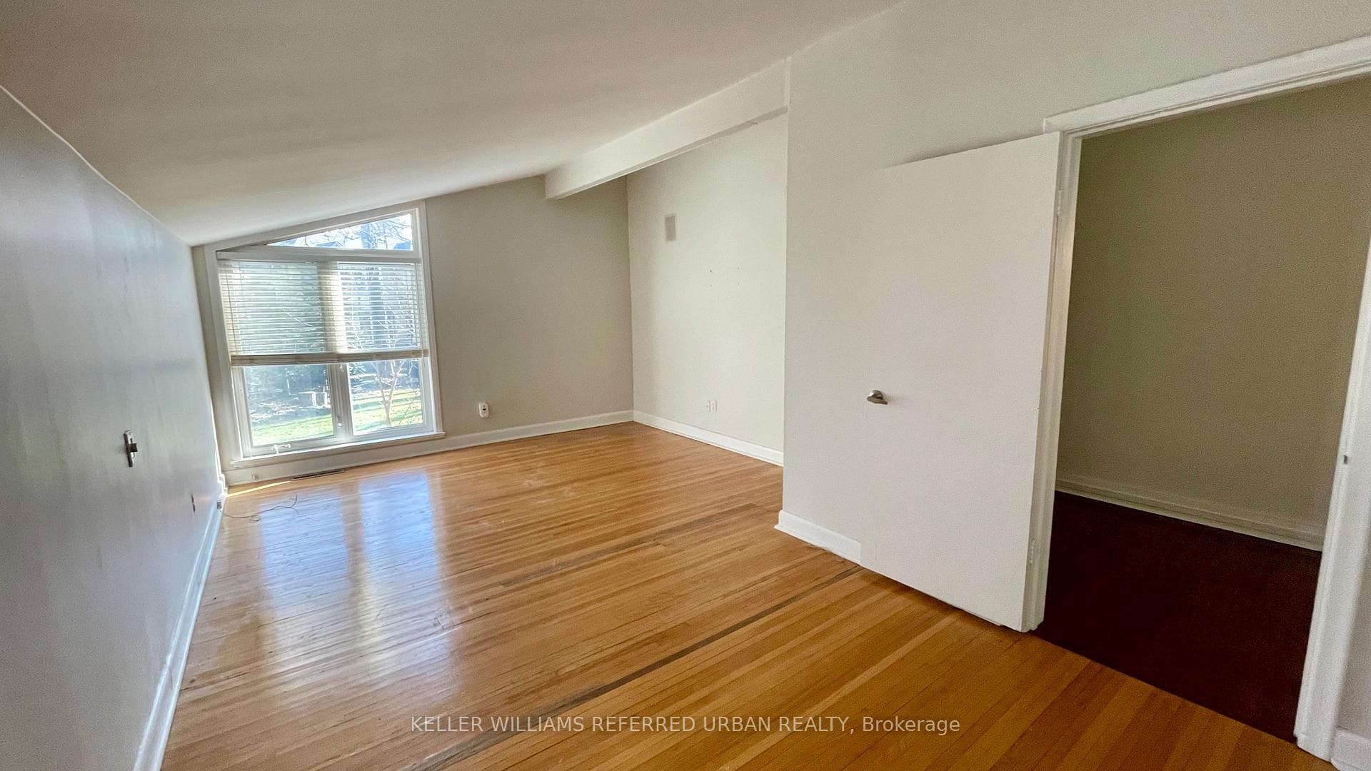 1359 Milton Avenue photo 4