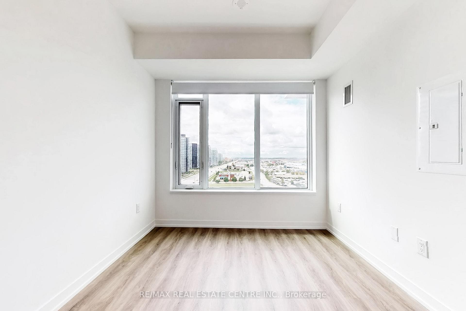 2485 Eglington Avenue Unit 1420 photo 20
