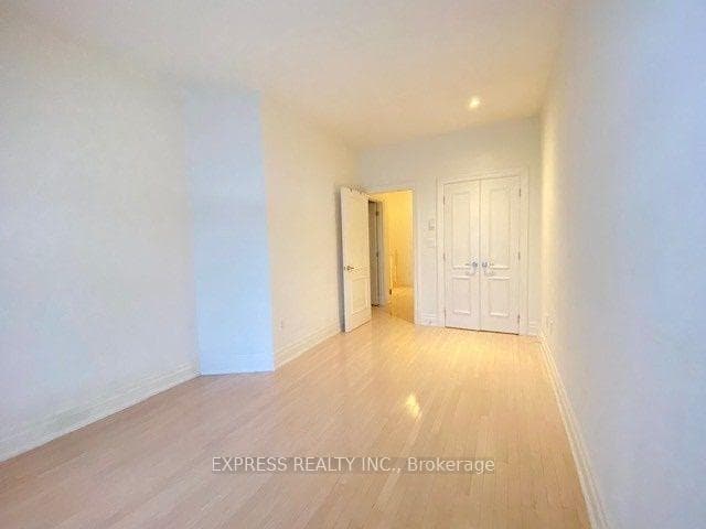 51 York Mills Road Unit 302 photo 15
