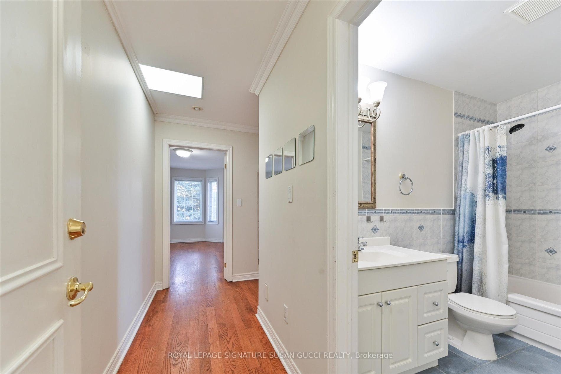 454 Donlands Avenue photo 21