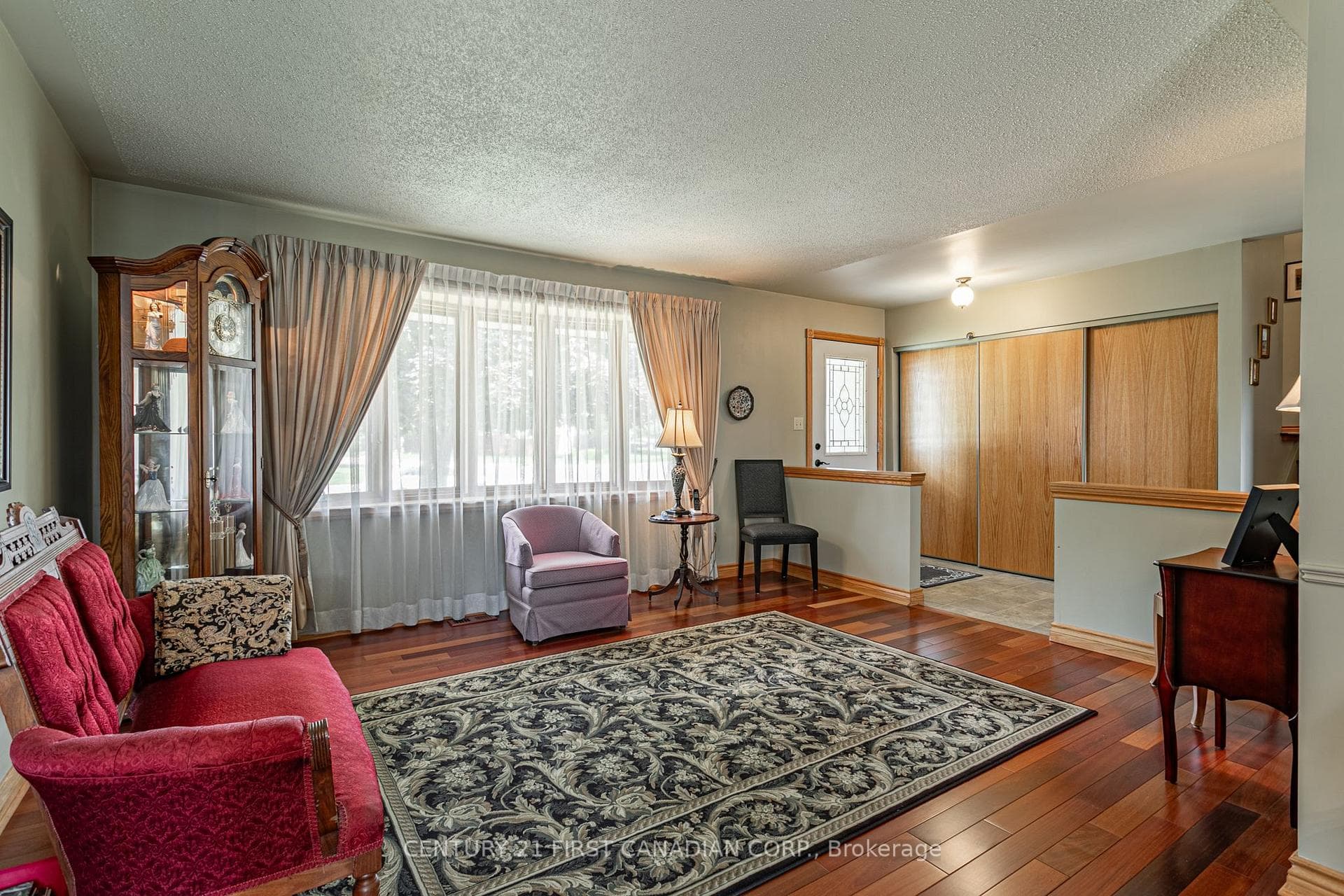 219 Stanley Street photo 12