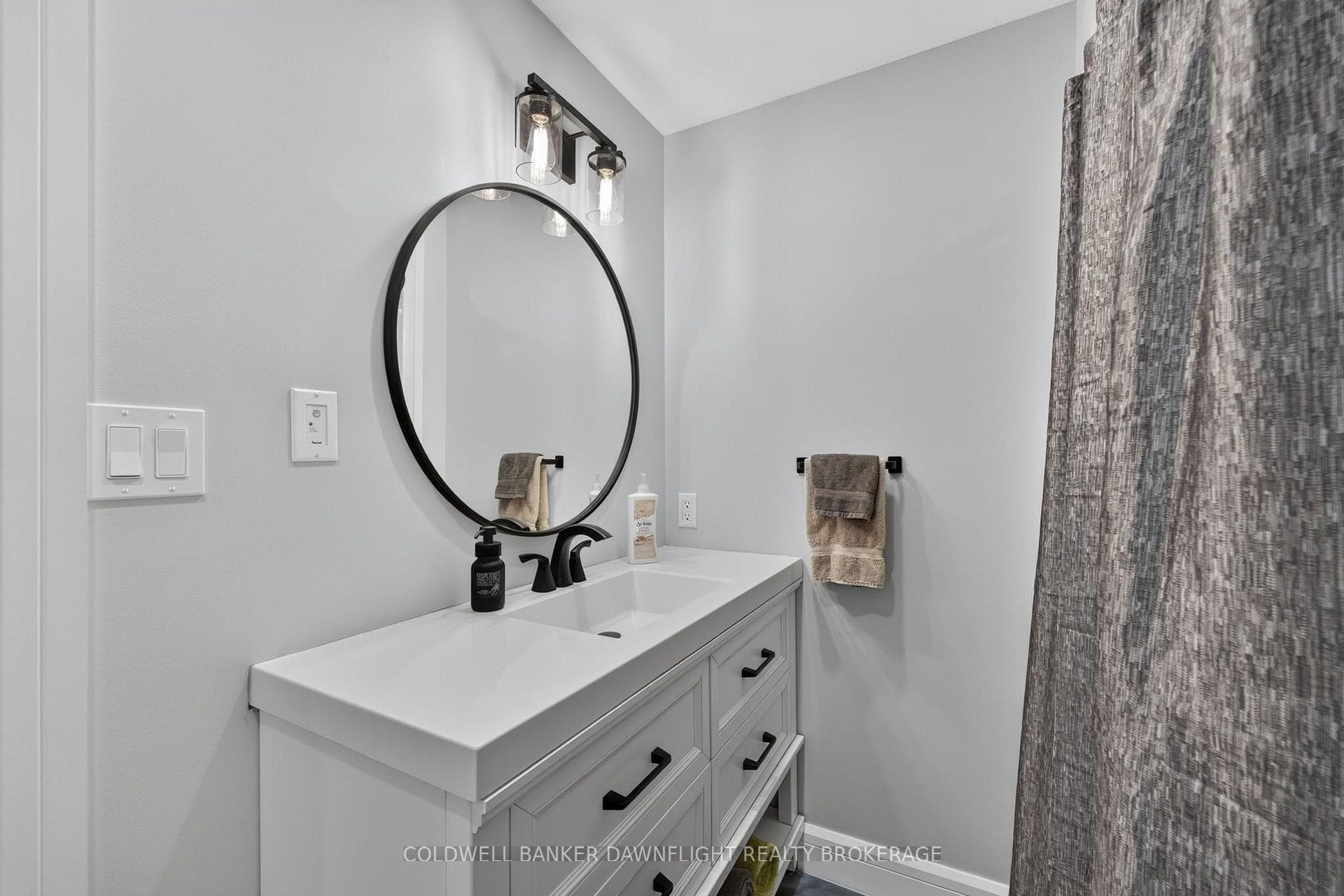 51 Snider Crescent photo 34