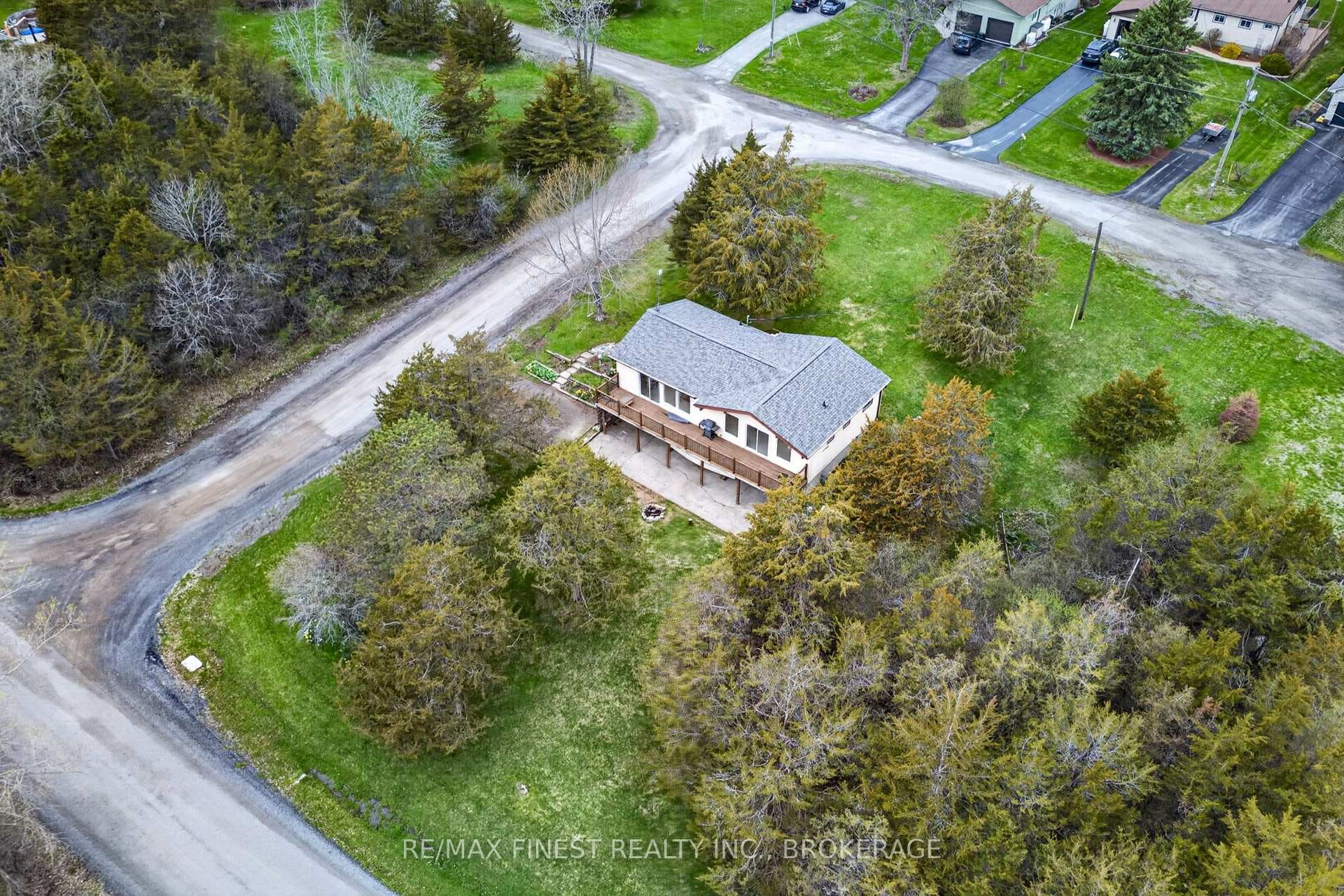 8 Sunrise Court photo 1