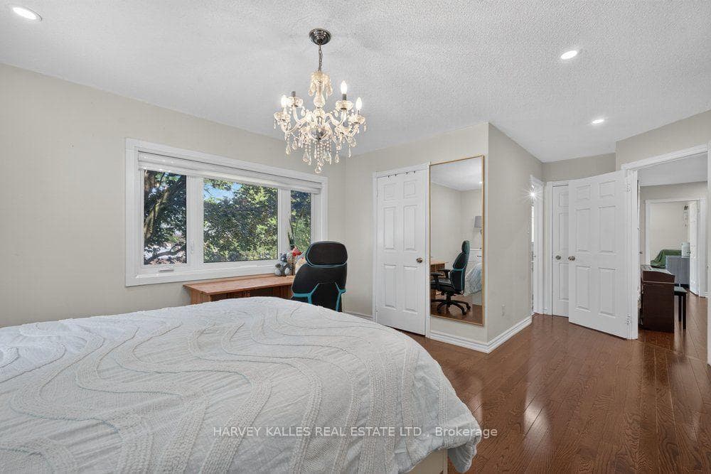 898 Stonehaven Avenue photo 28