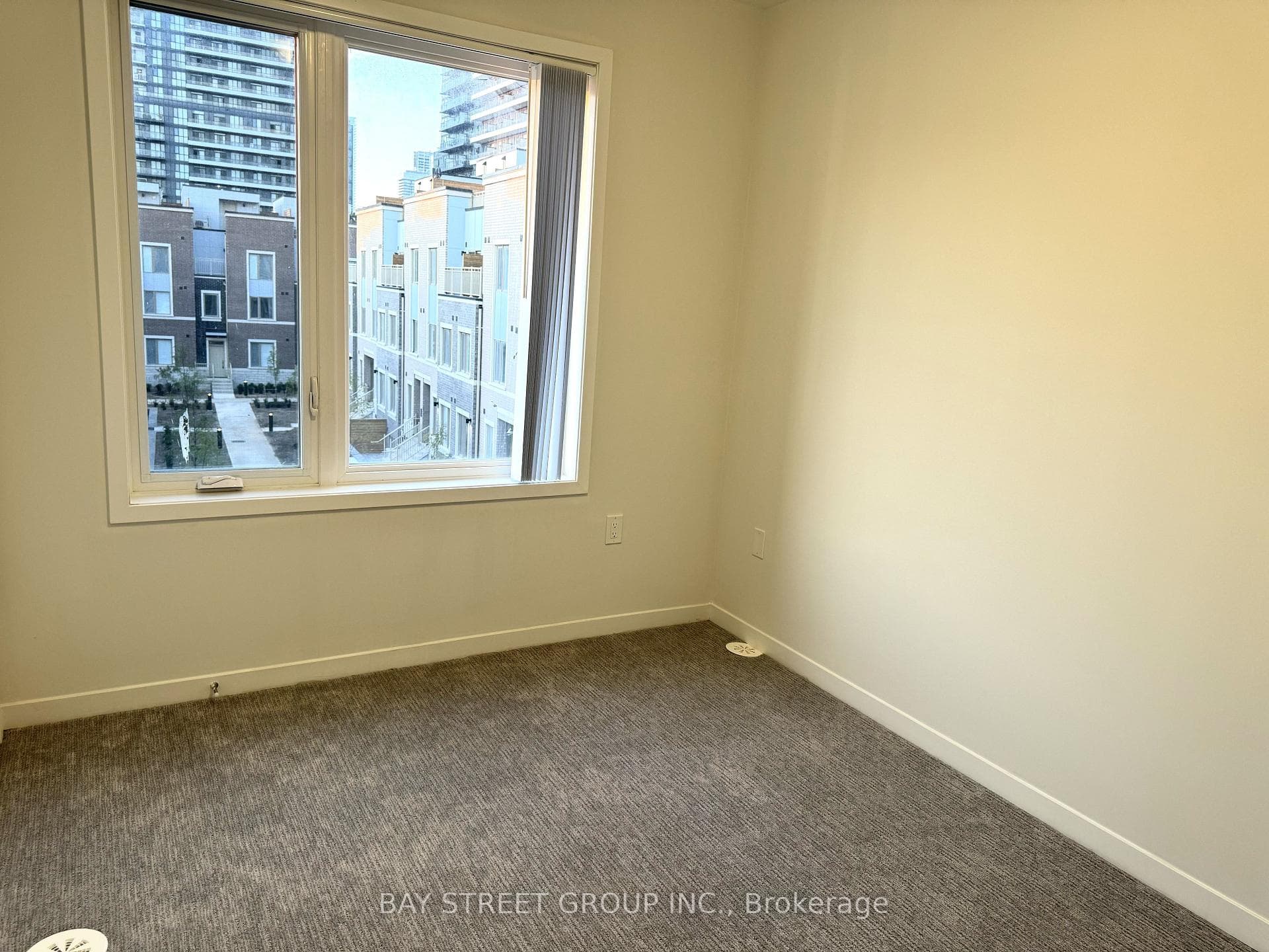 130 Honeycrisp Crescent Unit TH307 photo 10
