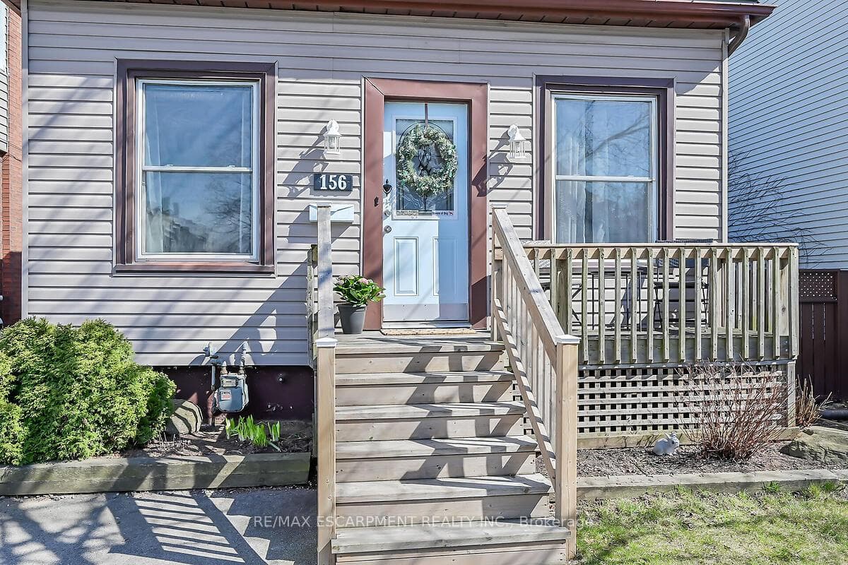 156 Rosslyn Avenue photo 3