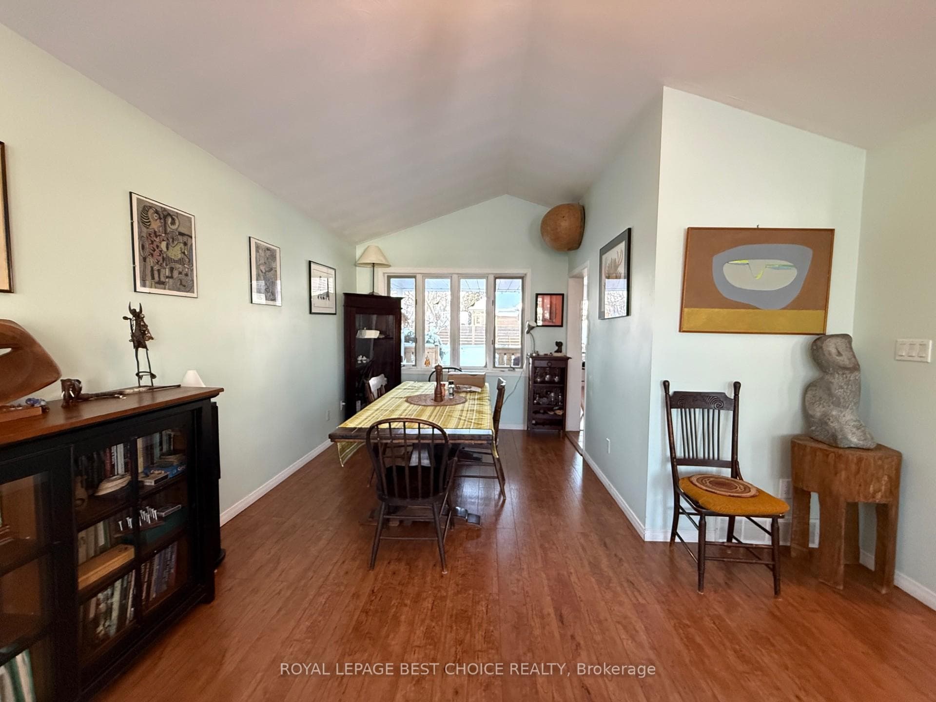 188 McKelvie Street photo 6
