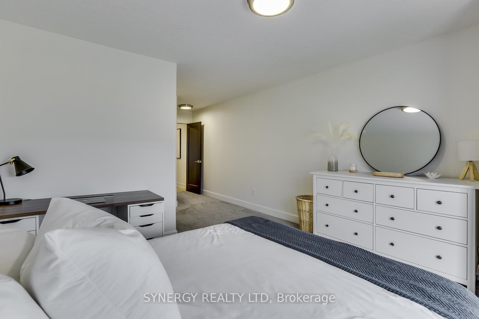 943 Upperpoint Avenue photo 33