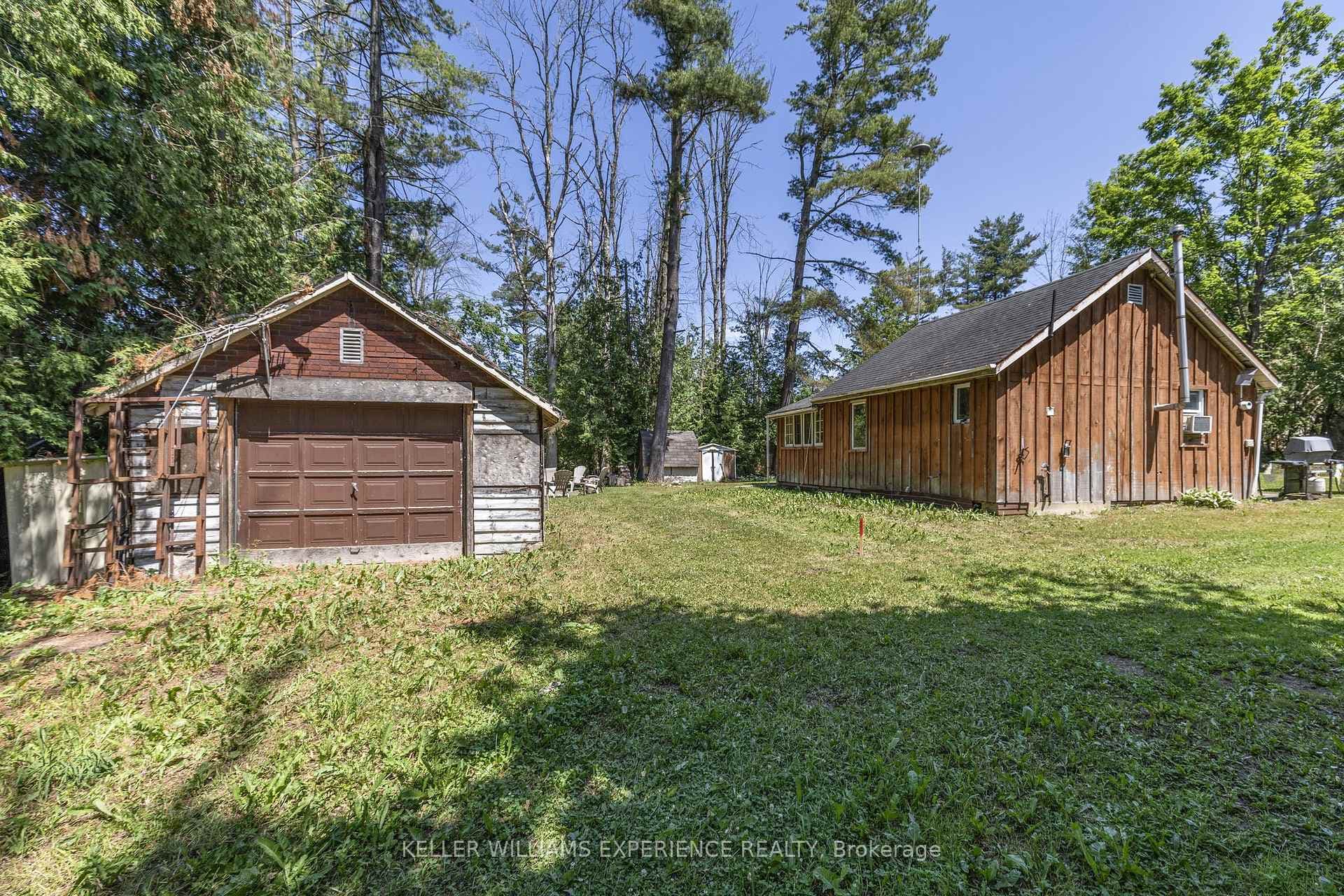 10 Simcoe Road photo 15