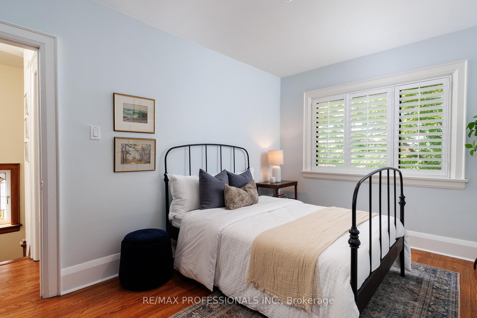 217 Humbercrest Boulevard photo 27