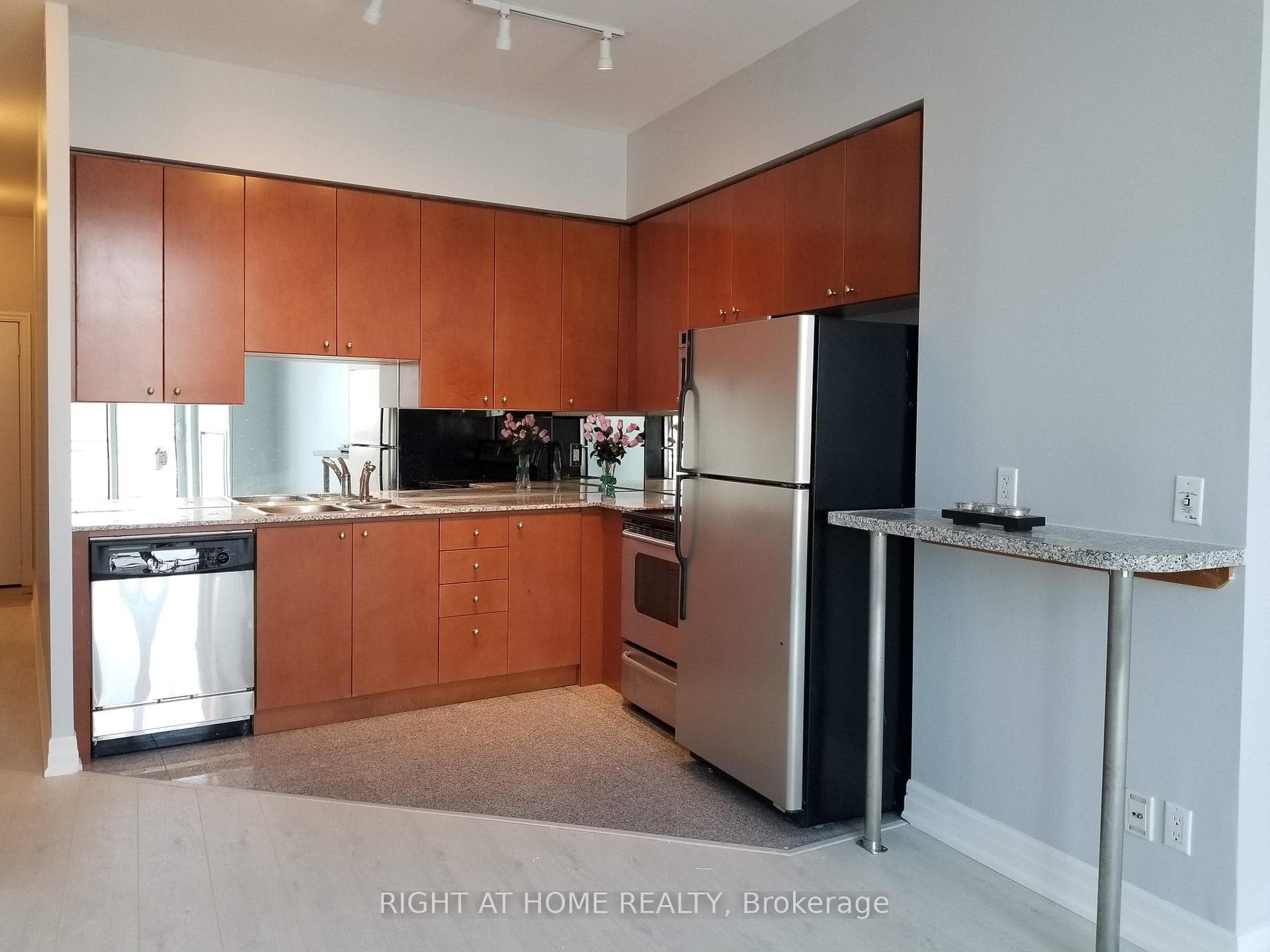 8 Scollard Street Unit PH207 photo 11