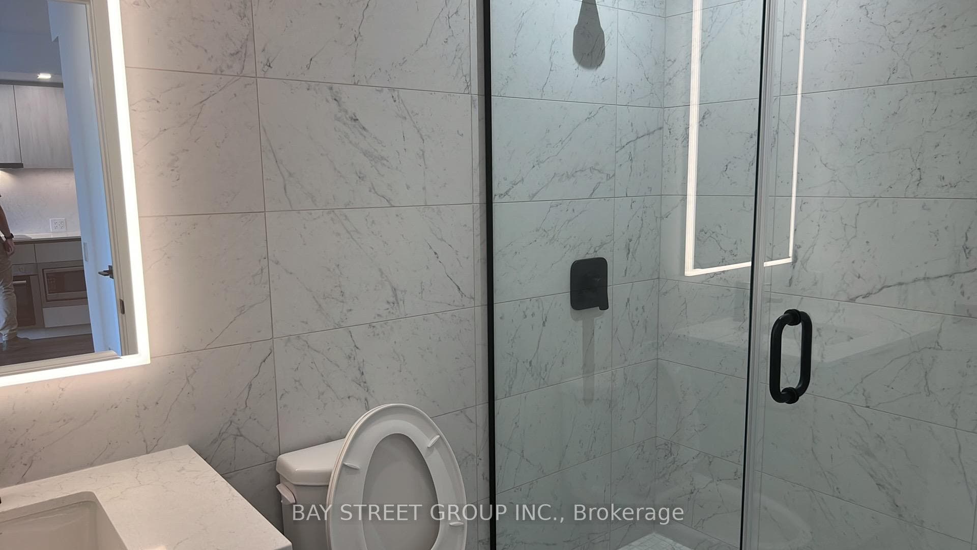 609 Sherbourne Street Unit 2903 photo 3