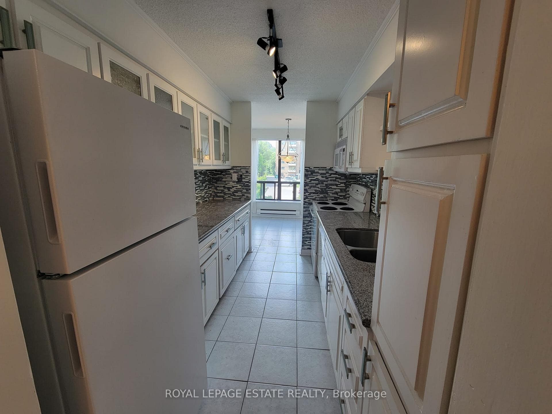 3734 St. Clair Avenue Unit 304 photo 11