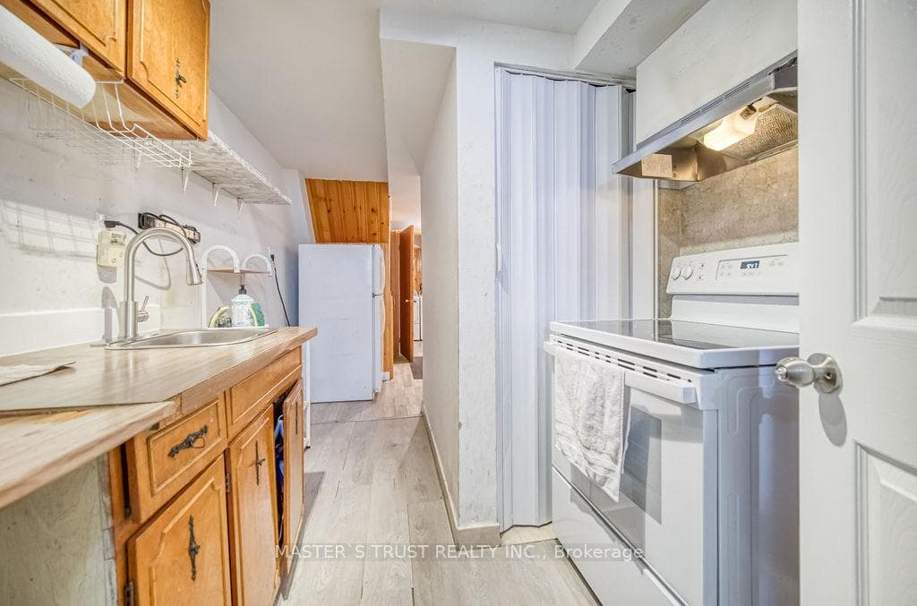 14 Houston Crescent Unit upper photo 26
