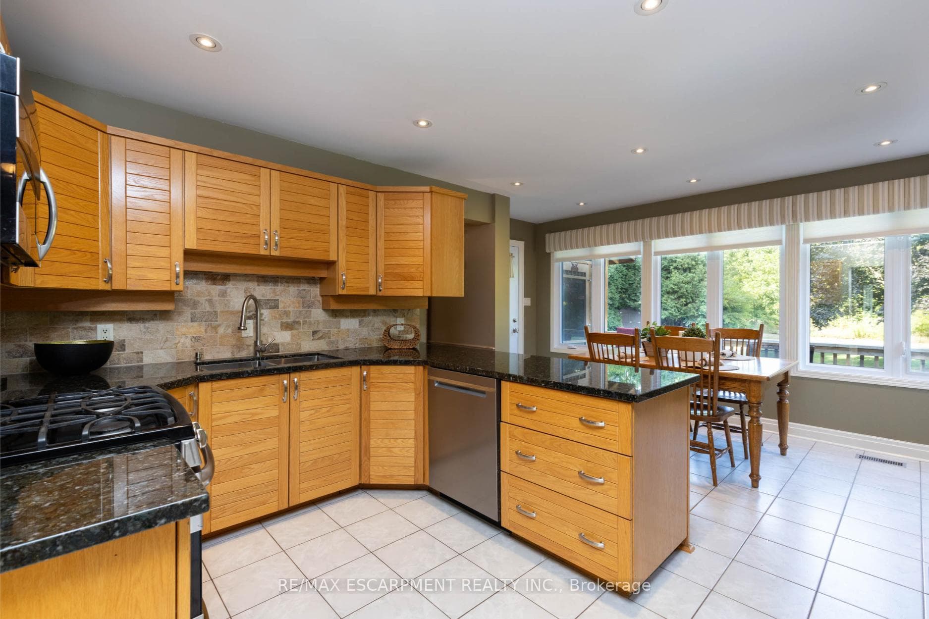 1416 Progreston Road photo 16