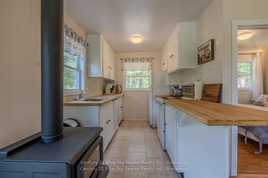 285 C Ruston Road photo 7