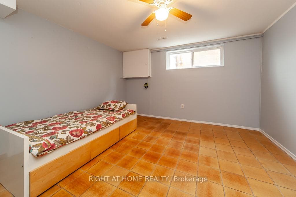 25 Alan Avenue photo 23