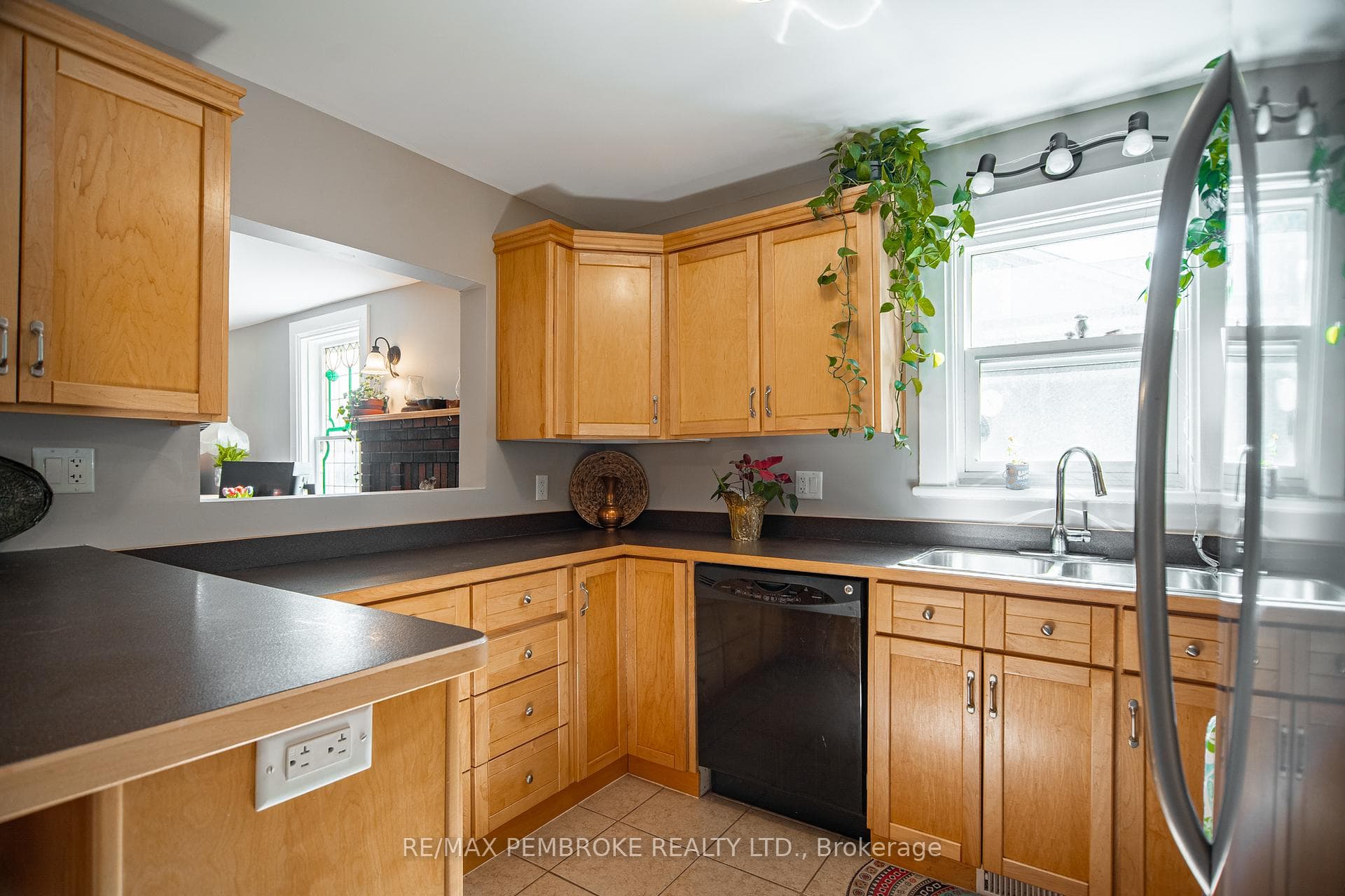259 Isabella Street photo 20