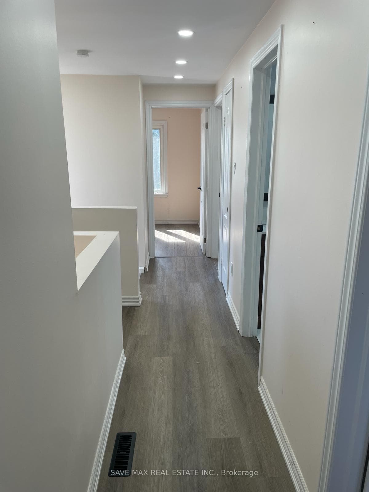 170 Hansen Road photo 22