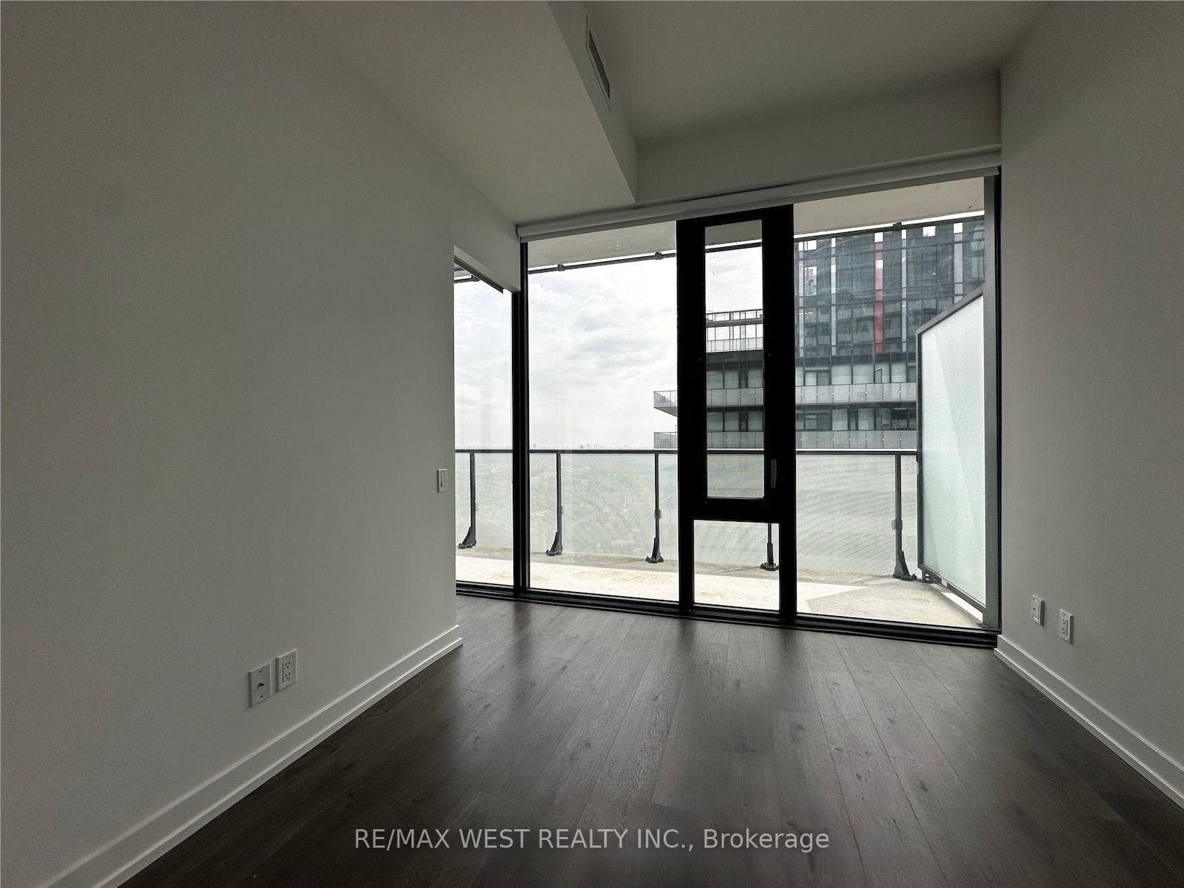 161 Roehampton Avenue Unit 3804 photo 8