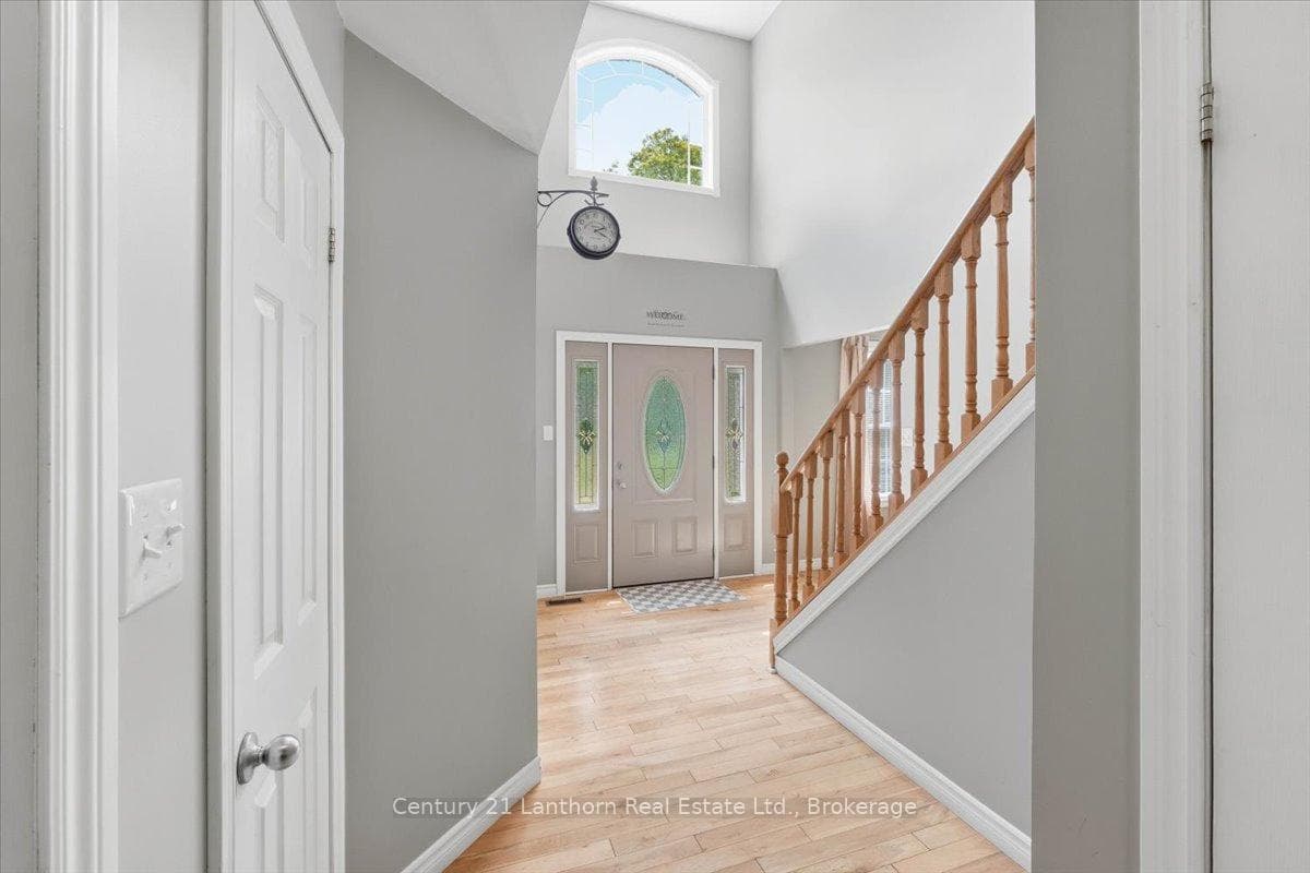 170 Centre Road photo 8