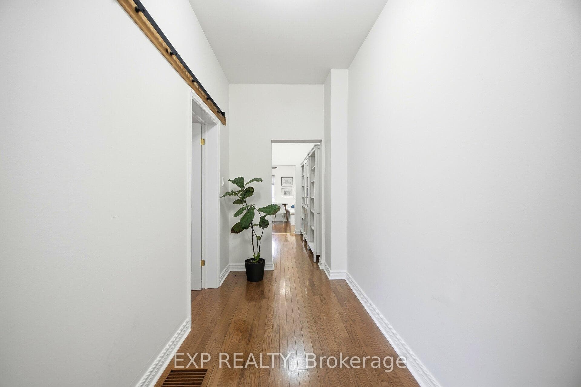 402 Woodfield Road Unit A photo 7