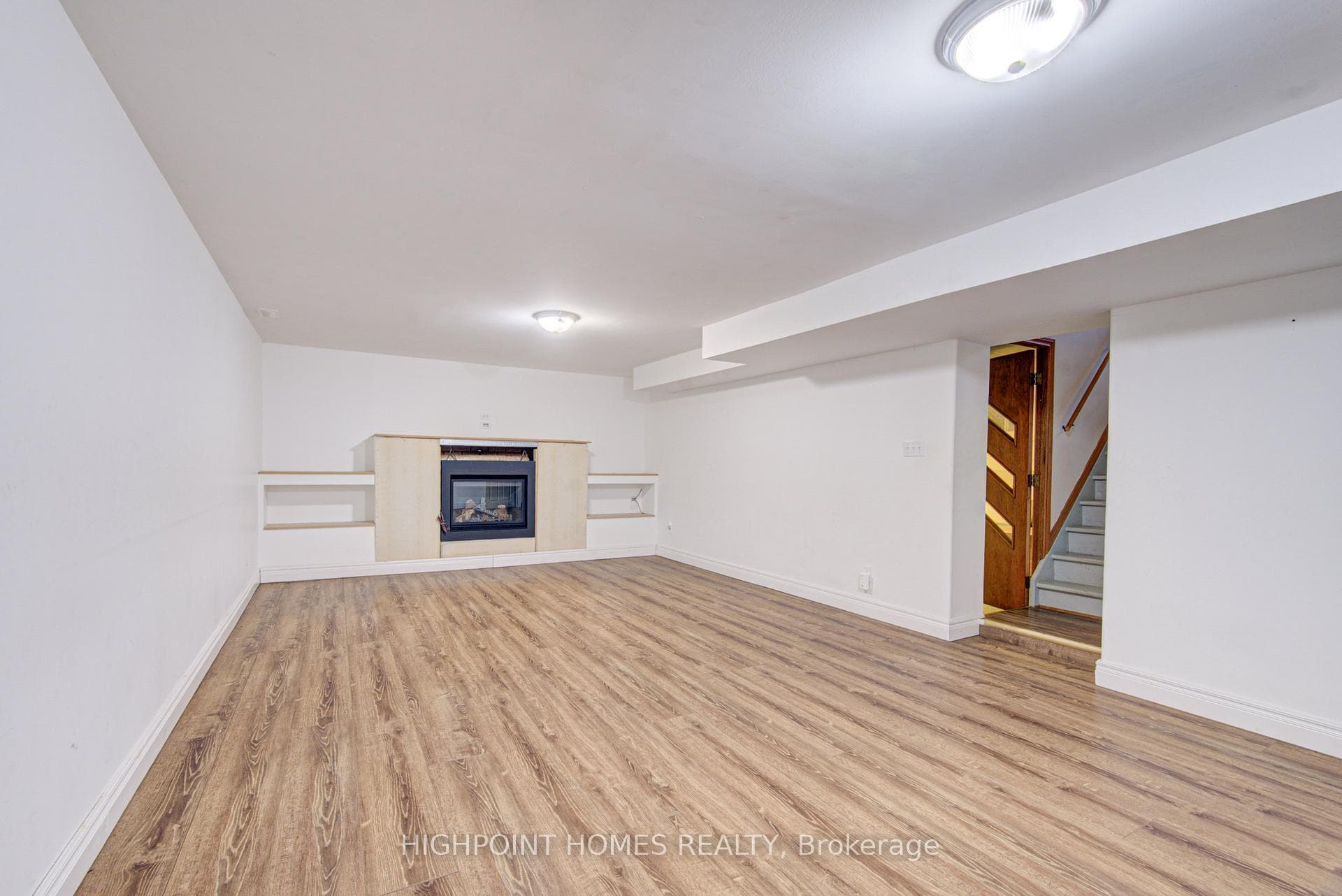5438 Trafalgar Road photo 32