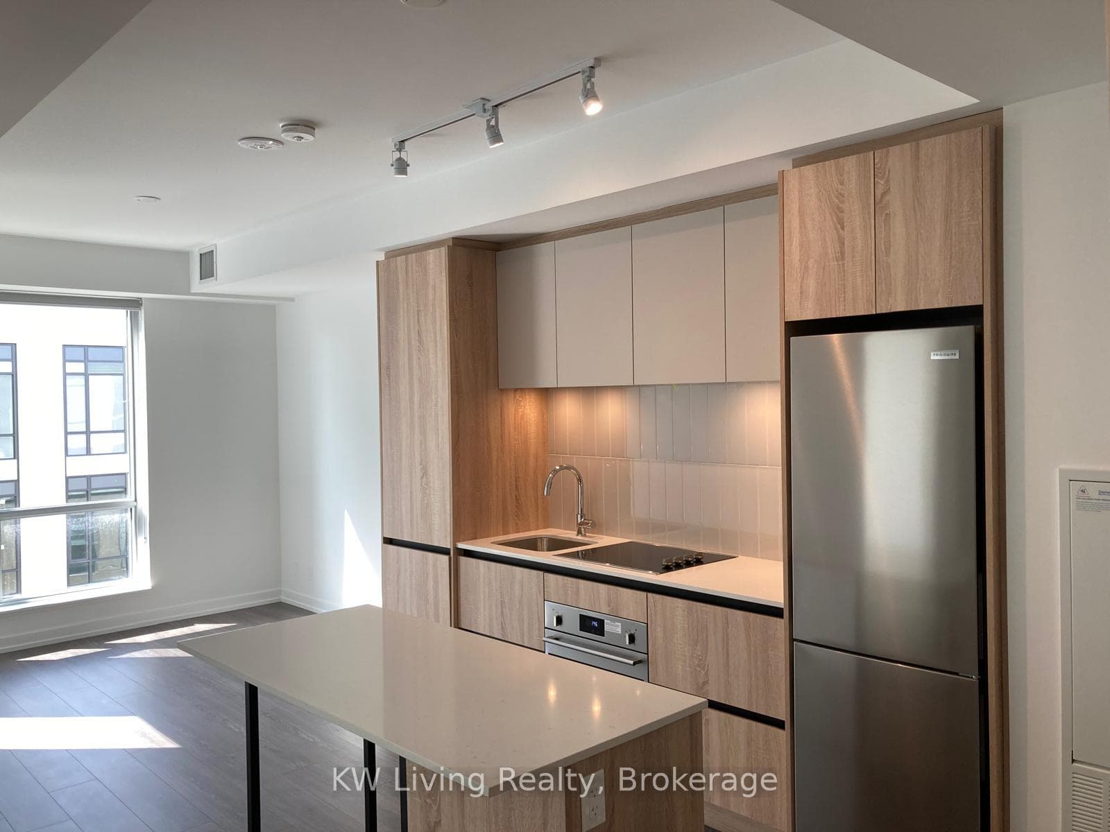 8 Beverley Glen Boulevard Unit 611 photo 36