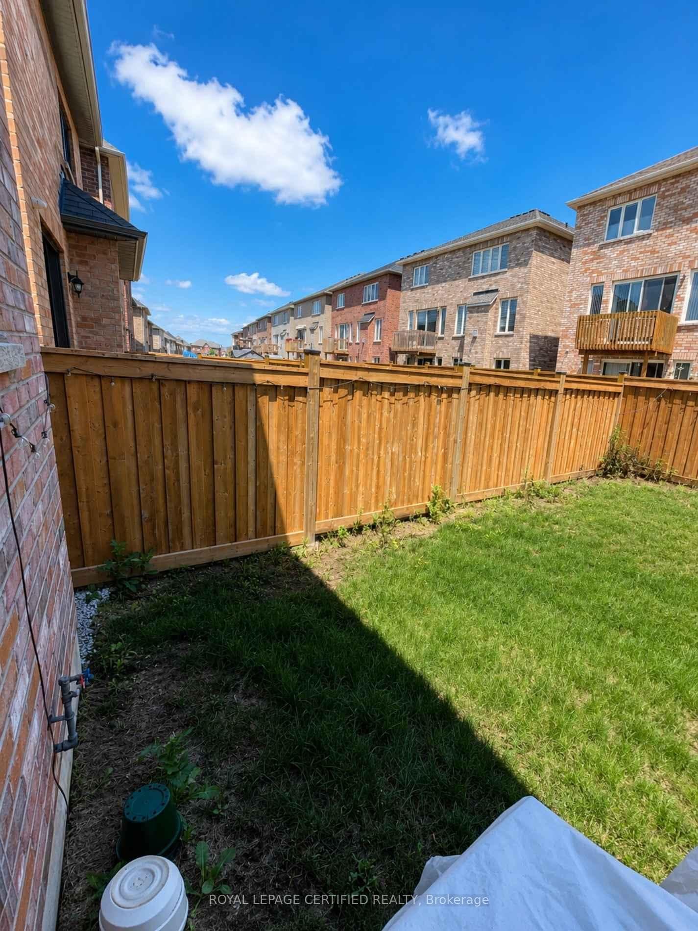 240 Seaview Heights photo 23