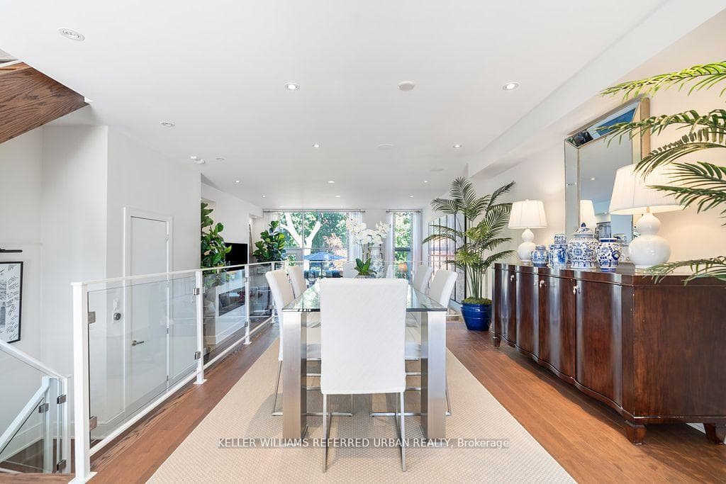 152 Stanley Avenue photo 10