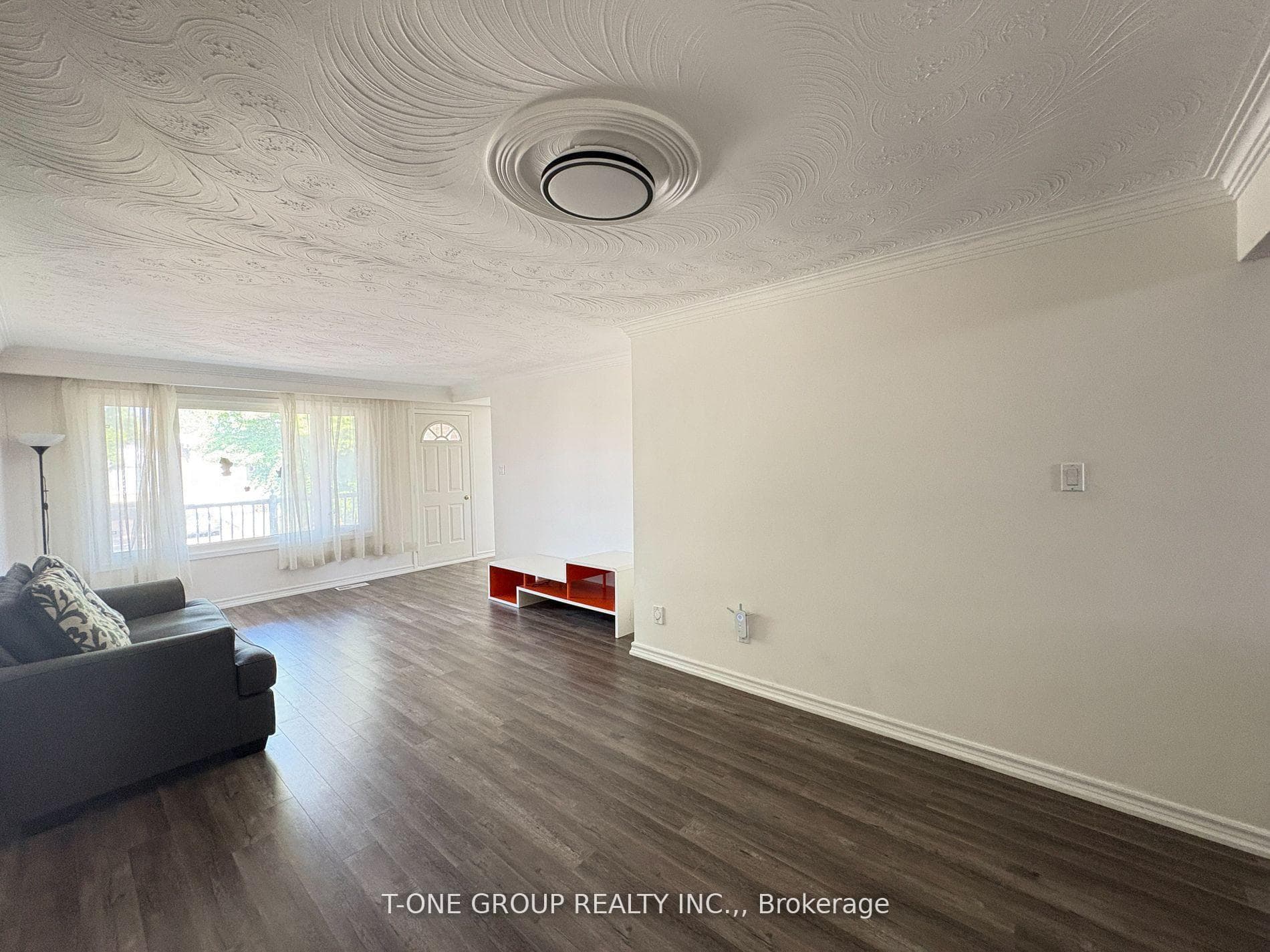 34 Navaho Drive Unit Upper Fl photo 2