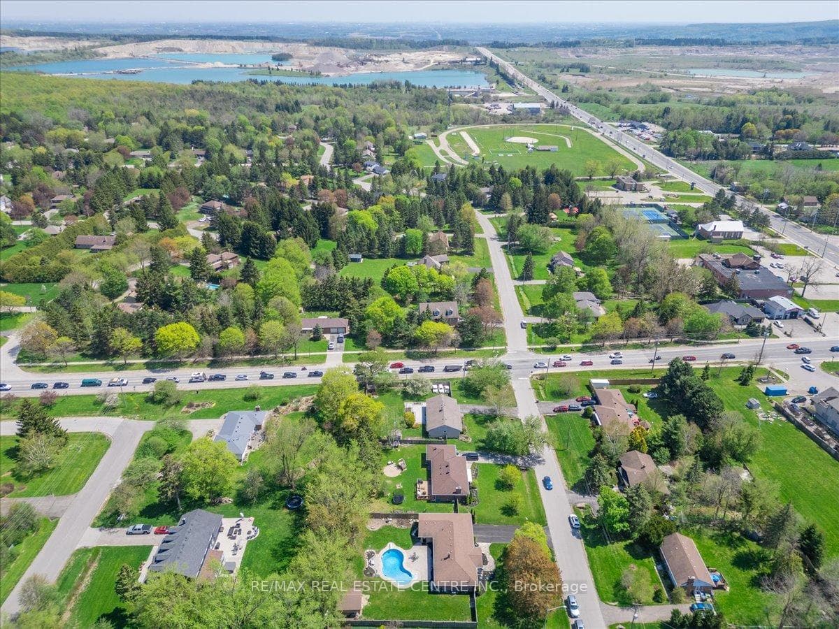 6 Maple Grove Road photo 47