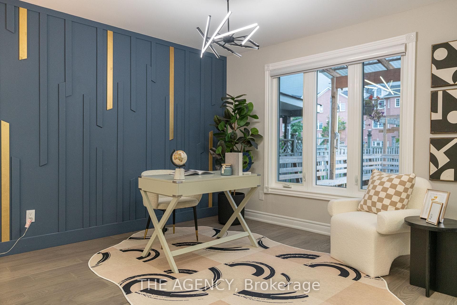 115 Chloe Crescent photo 4